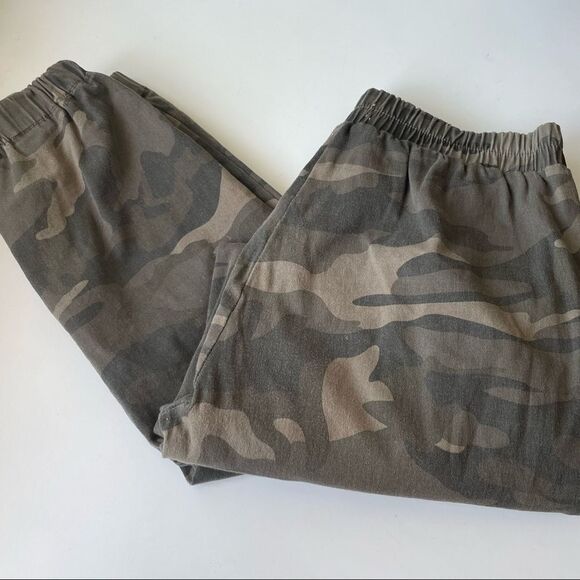 Dollhouse Junior’s Camo Cargo Joggers Sz 7 - Picture 1 of 5